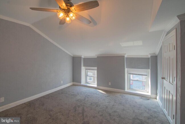 Building Photo - 187 Conarroe St