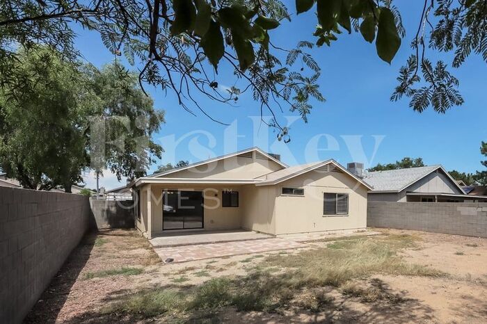 Building Photo - 3145 W Crest Ln