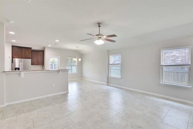 Building Photo - 145 Pine Island Ln