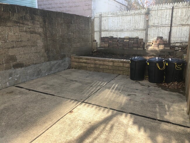 Building Photo - 1928 Harcum Way