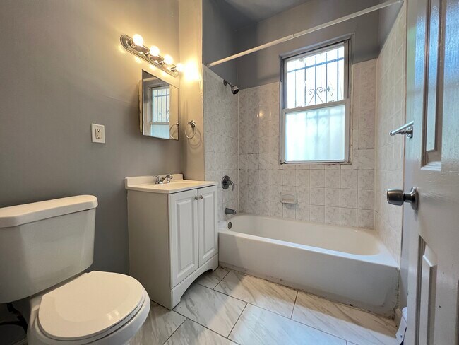 Unit 1B - 648 18th Ave