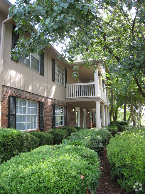 Building Photo - Hunting Ridge Apartments