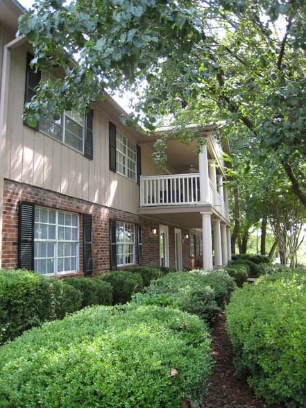 Primary Photo - Hunting Ridge Apartments