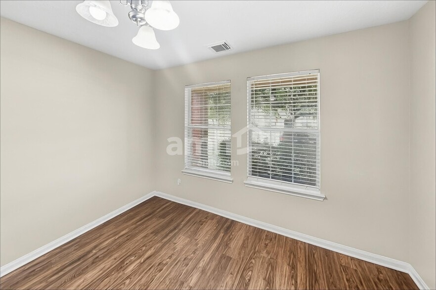 Building Photo - 15822 Parmley Creek Ct