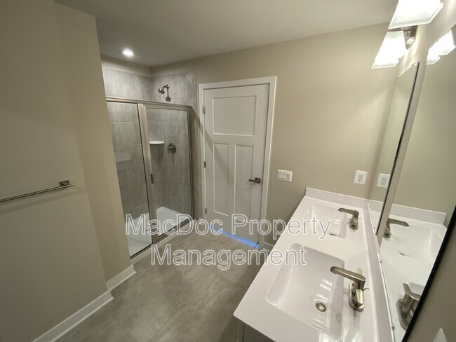 Building Photo - 18422 Centennial Cir