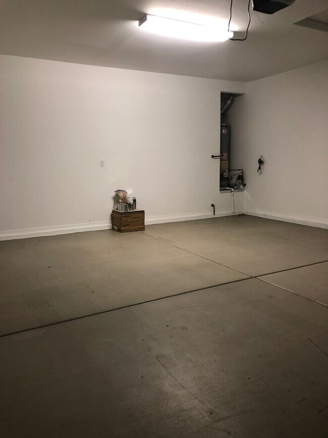 Building Photo - Three Bedroom in Saddlewood ~ North Prescott