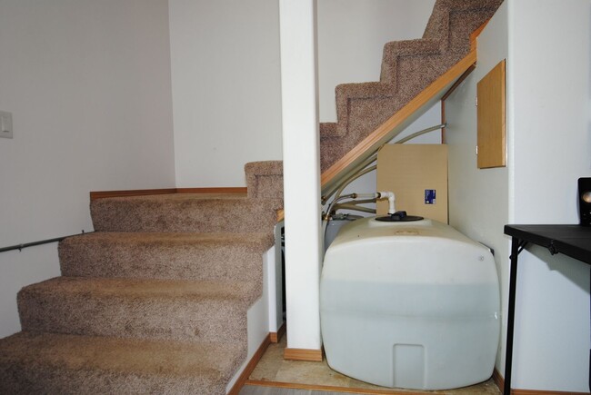 Building Photo - 1 Bed / 1 Bath off Roland Rd.