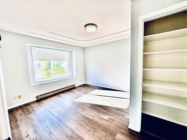 Building Photo - 1965 Mission Way S