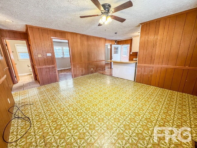 Building Photo - 124 Grant Dr