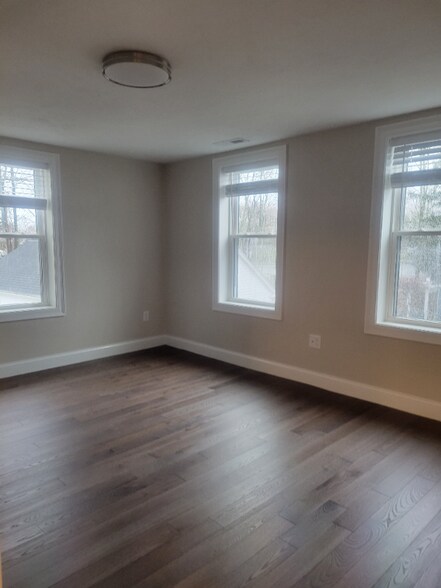 Building Photo - 15 Hadley Pl