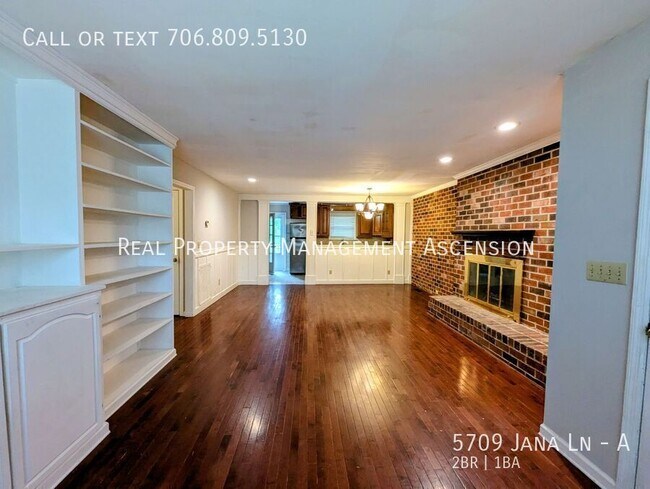 Building Photo - 5709 Jana Ln