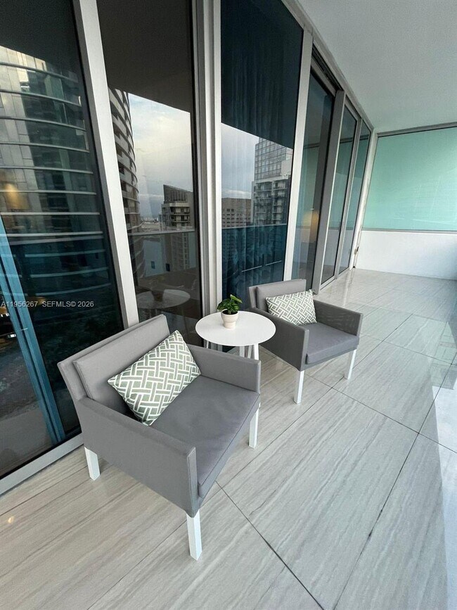 Building Photo - 200 Biscayne Blvd Way