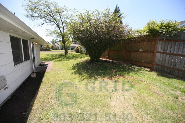 Building Photo - 1 Bedroom Bungalow Available in Inner Nort...