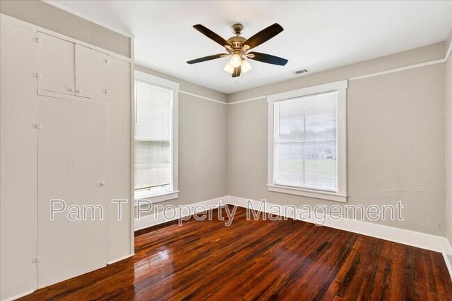 Building Photo - 118 W 56th St