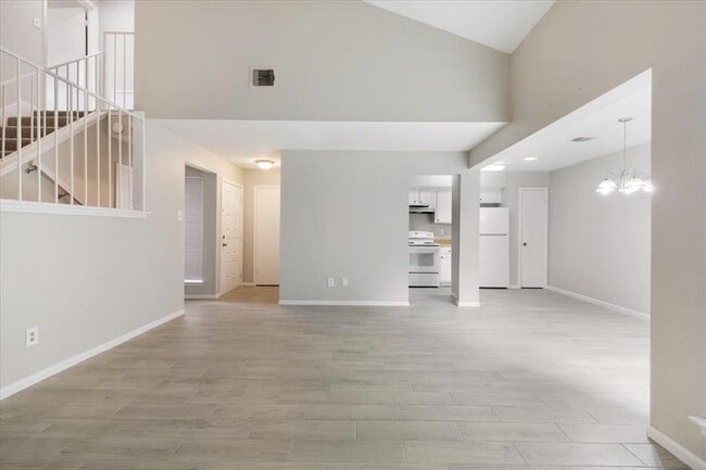 Building Photo - 10254 Bridgeland Ln