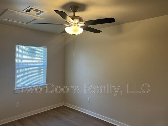 Building Photo - 221 W Himes St