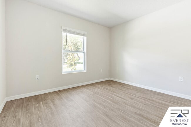 Building Photo - 8 Ullman Ct