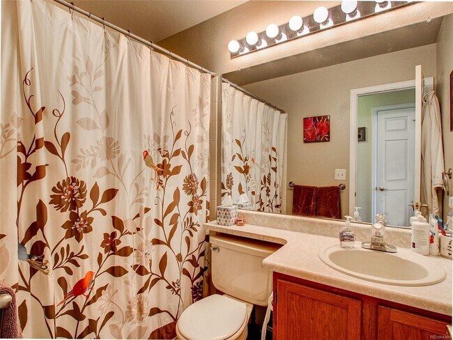 Building Photo - Spacious College Hills Home - 3 Bed, 3 Bath