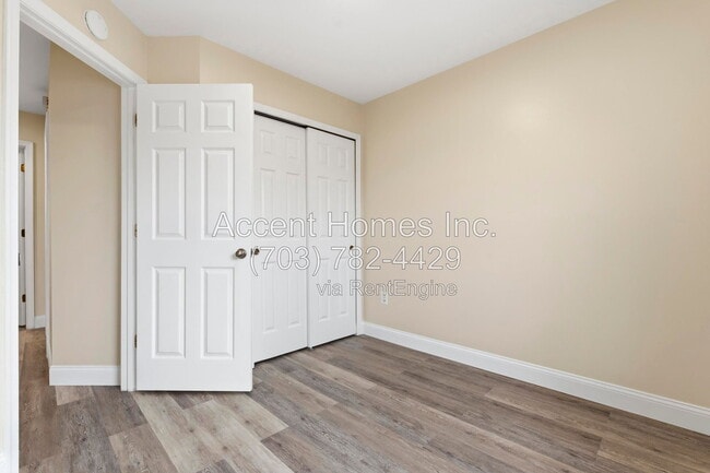 Building Photo - 10299 Wimbledon Pl