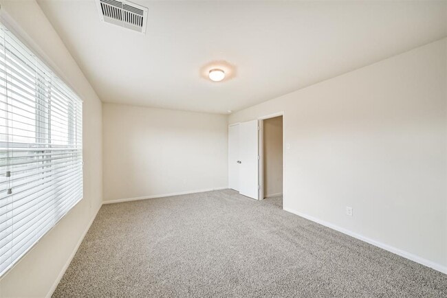 Building Photo - 3231 Thicket Path Way
