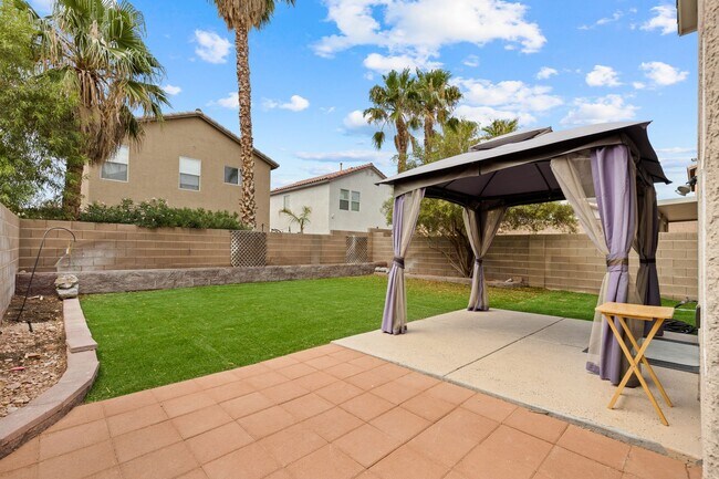 Building Photo - Cozy Furnished 3bed 3bath l Near Southern Highlands