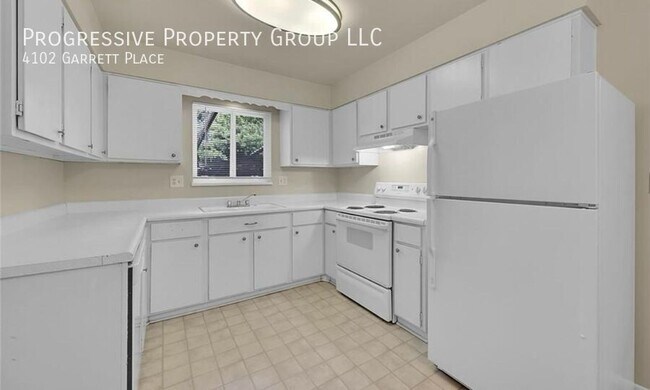 Building Photo - 4102 Garrett Pl