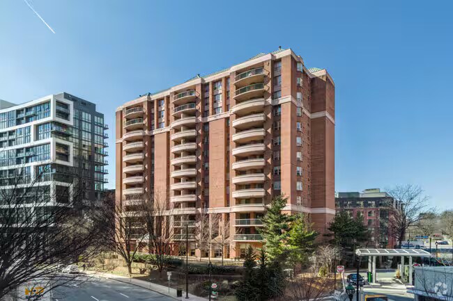 Building Photo - 4808 Moorland Ln