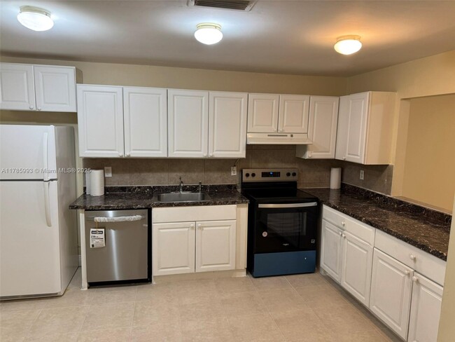 Building Photo - 4063 SW 51st St