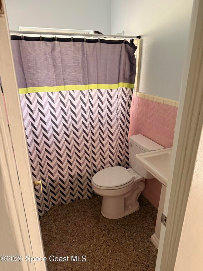 Building Photo - 602 Josephine St