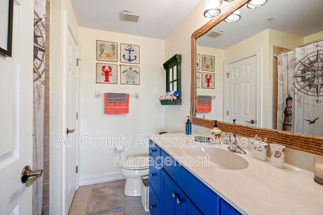 Building Photo - 1217 3rd St Dr E