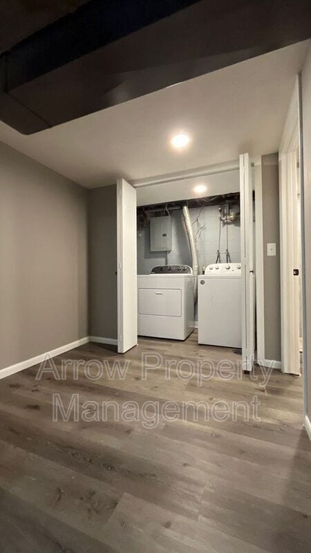 Building Photo - 800 S 38th St Ct