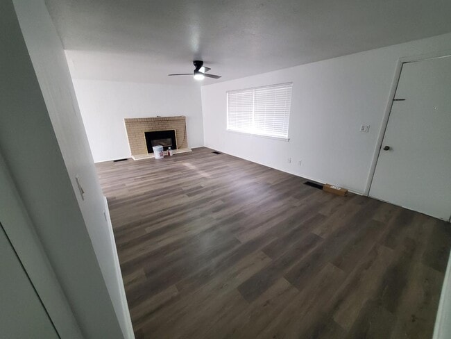 Building Photo - 14905 S Redwood Rd