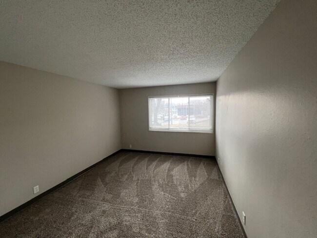 Building Photo - 2557 Nicholas Ct