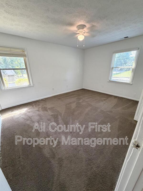 Building Photo - 170 Port Antonio Ct SW