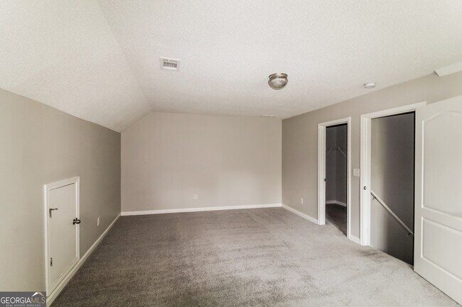 Building Photo - 50 Hastings Ln