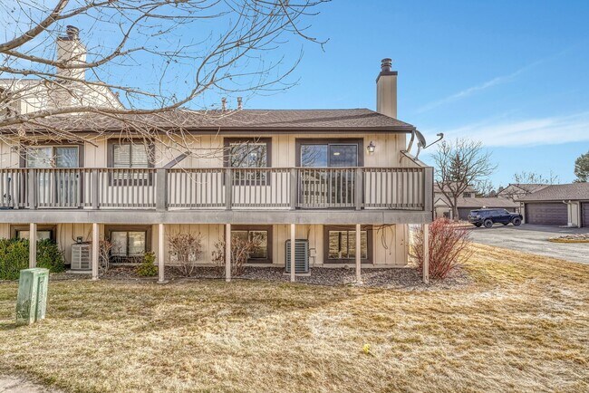 Building Photo - Bright & Updated 3-Bedroom Townhome in Desirable Cherry Creek School District