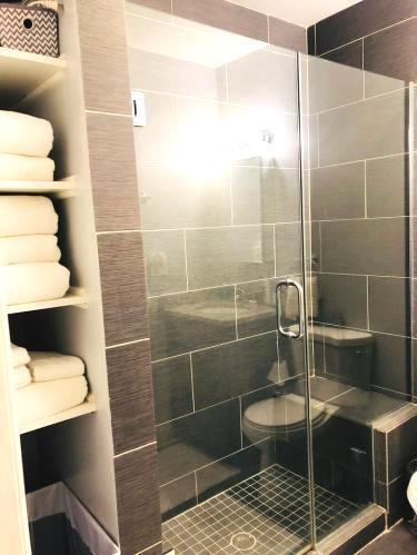 Building Photo - 1718 W Pierce Ave