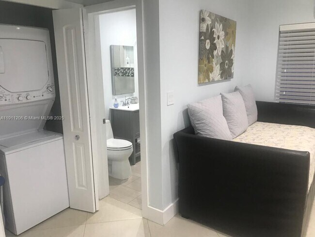 Building Photo - 7921 Abbott Ave