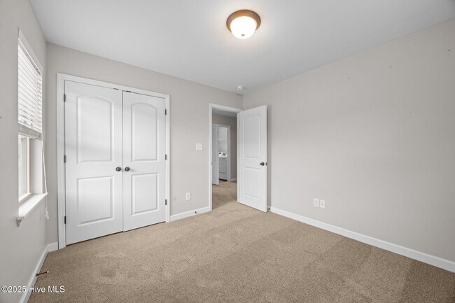 Building Photo - 100 Shallow Ct