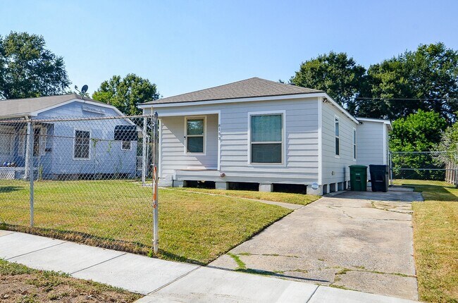 Primary Photo - 8153 Lenore St