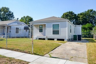 Building Photo - 8153 Lenore St