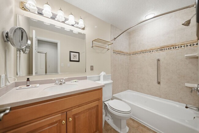 Building Photo - Resort Style Living - KINGSMILL (Graves Ordinary)