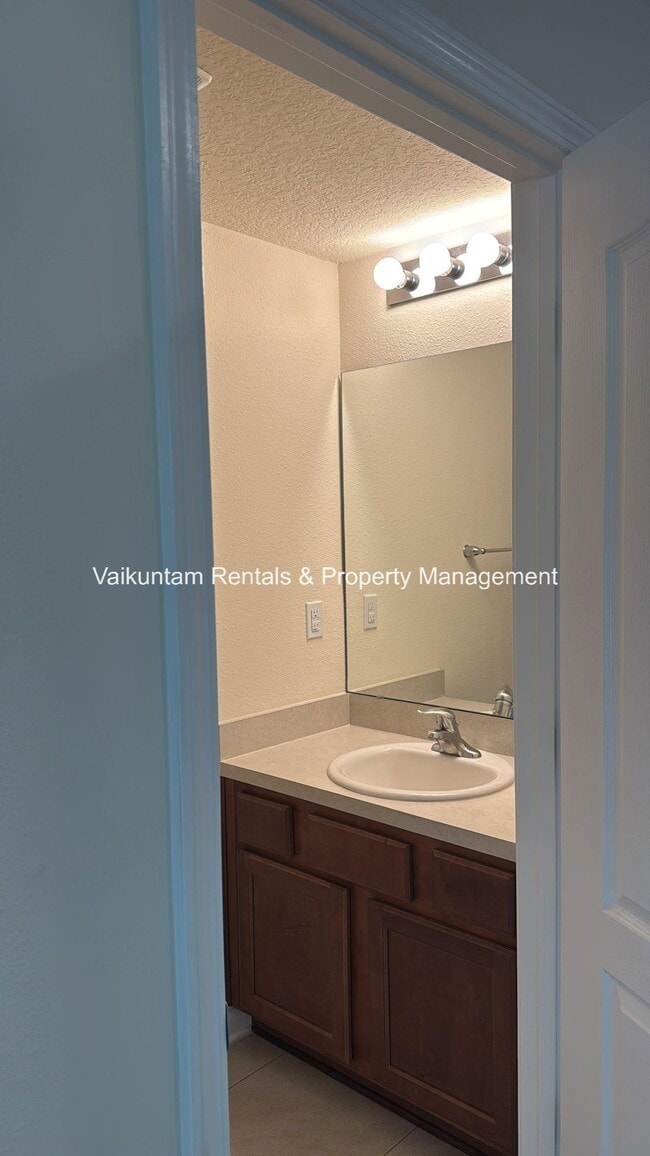 Building Photo - 9607 Mira Loma Dr