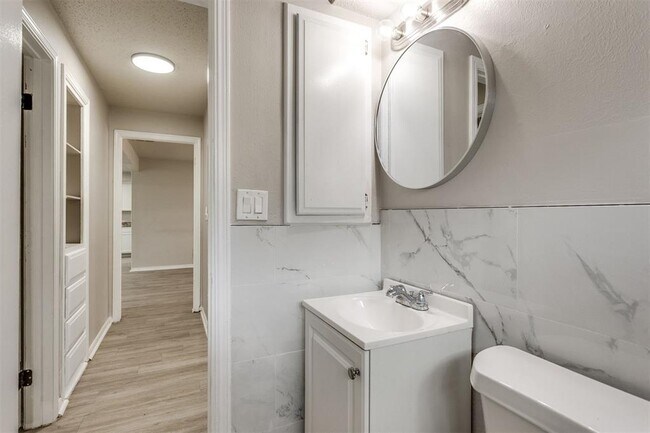 Building Photo - 2908 SW 62nd St