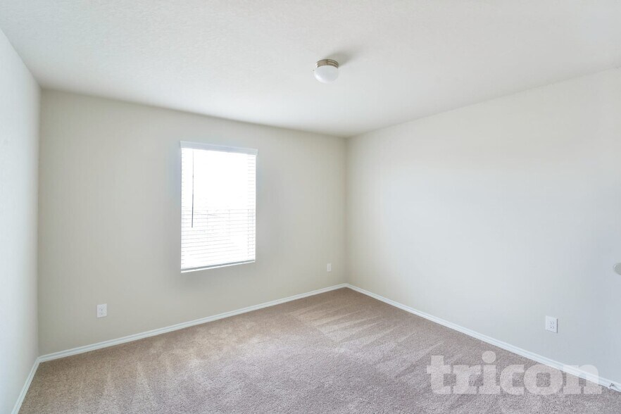 Building Photo - 8902 Lamus Wheel