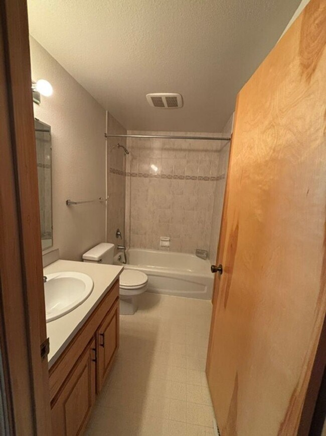Building Photo - 217 E Belair Dr
