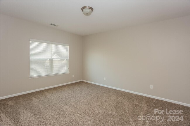 Building Photo - 288 Harrison Ln