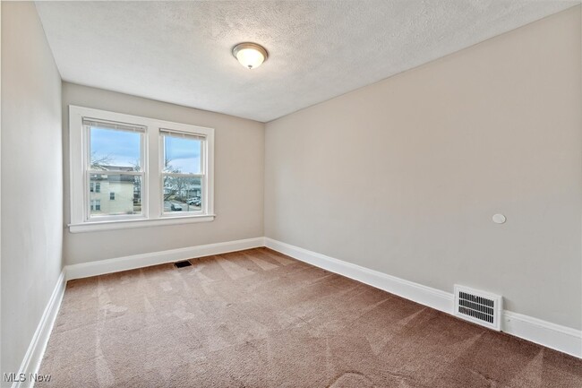 Building Photo - 4367 E 139th St