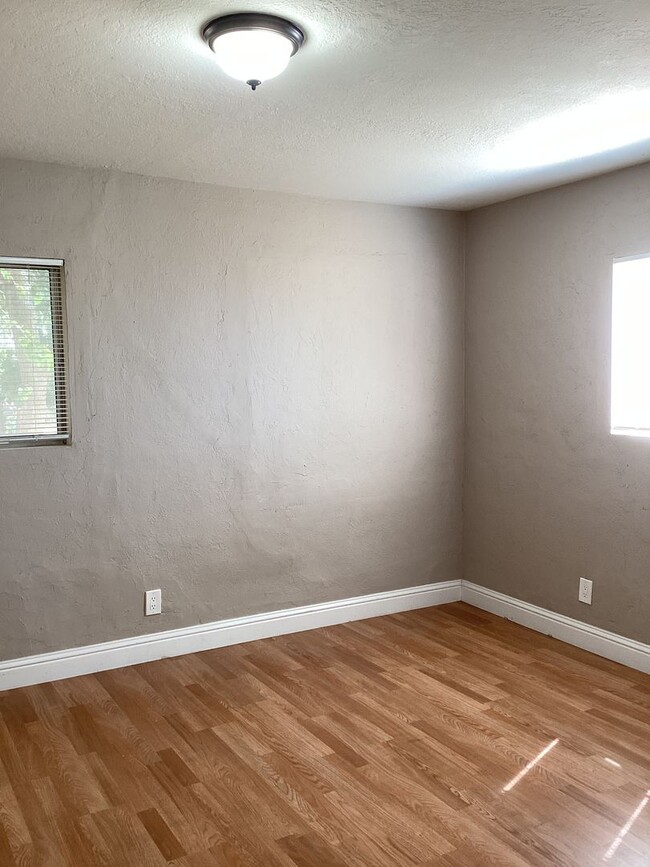 Building Photo - **NOW AVAILABLE!! COUNTRY HOME IN LOS BANOS