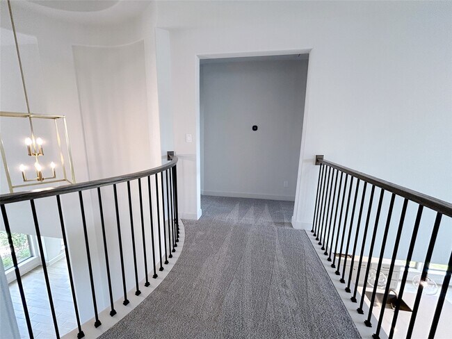 Building Photo - 5406 Holly Holw Ln